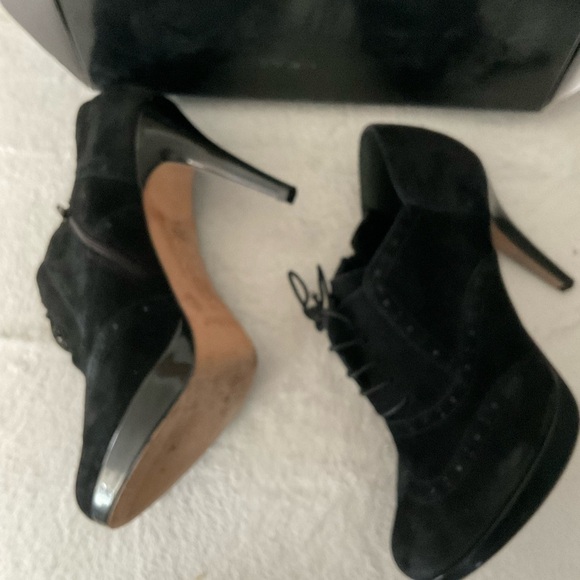 𝅺WHBM Ramsey Wingtip Booties Shoes Sz 9.5 - Picture 4 of 6